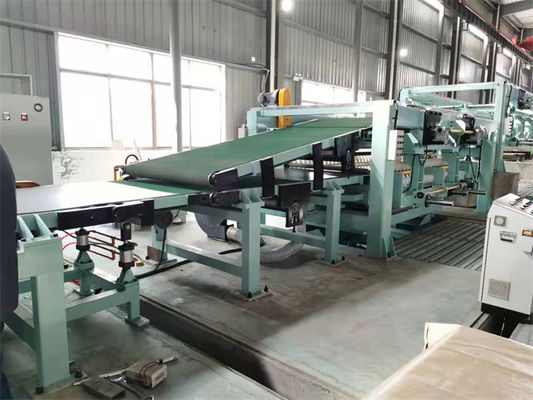 O corte de alta velocidade do metal ao voo giratório da tesoura da máquina do comprimento cortou à linha 0.3-3 x 1600 do comprimento