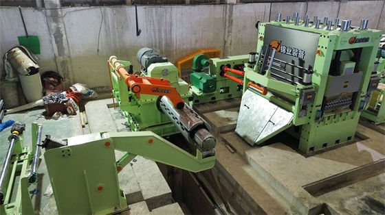 6 Servo Hi Leveler cortado em linha de comprimento com trimmer de borda e empilhadores duplos
